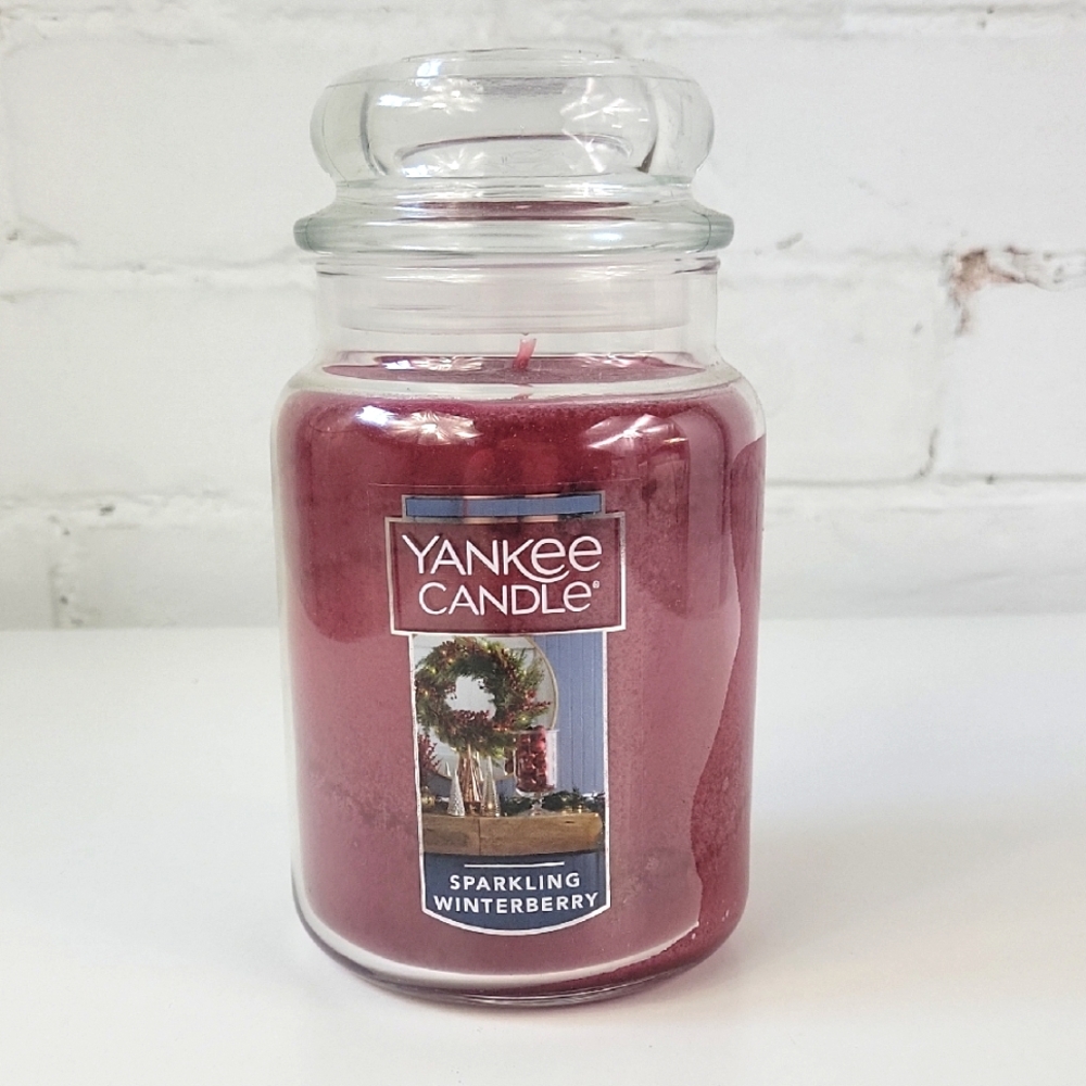 Yankee Candle Sparkling Winterberry Jar Candle